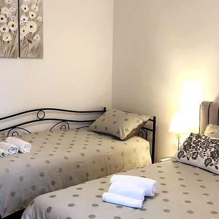 Lijepo Ureden Stan U Centru Grada Apartman Knin Kültér fotó