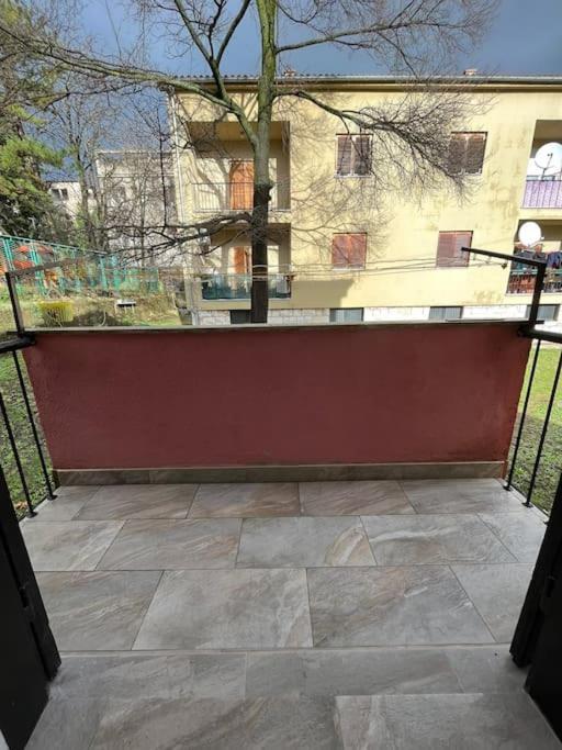 Lijepo Ureden Stan U Centru Grada Apartman Knin Kültér fotó