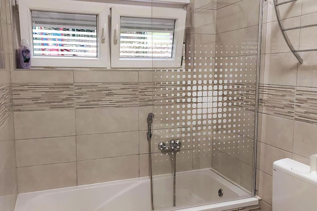 Lijepo Ureden Stan U Centru Grada Apartman Knin Kültér fotó